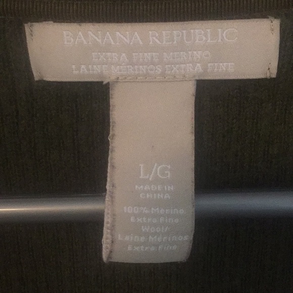 Olive Green Cropped Merino Cardigan - Picture 3 of 3